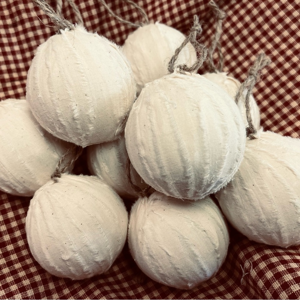 10 Primitive SNOWBALL RAG BALLS Christmas Ornaments farmhouse handmade decor